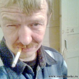 Дядя Коля с сигой.jpg