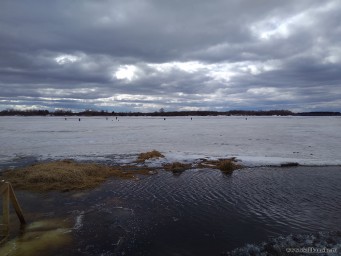 Боровая все еще закрыта льдом 4