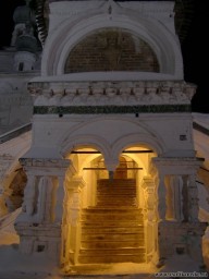 Ворота храма ждут тебя.