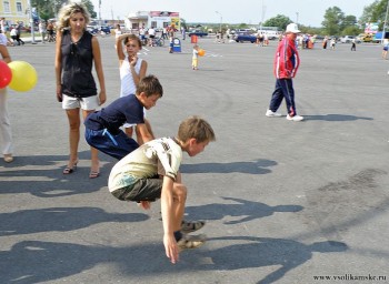 Кто дальше!