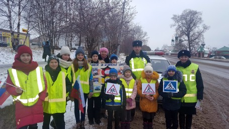 В Соликамске прошла акция «Дети – за безопасность на дороге!» 3