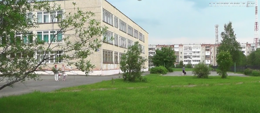 До 20 сентября на территории гимназии №1 появится межшкольный стадион