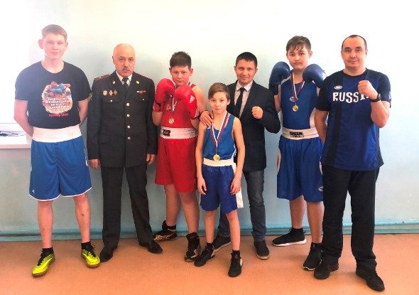 Соликамские спортсмены вернулись с медалями с Первенства Пермского края по боксу