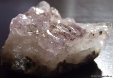 не знаю что, но внутри как-будто золотки))