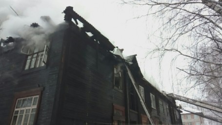 18 ноября в Соликамске произошел пожар в жилом восьмиквартирном доме 1