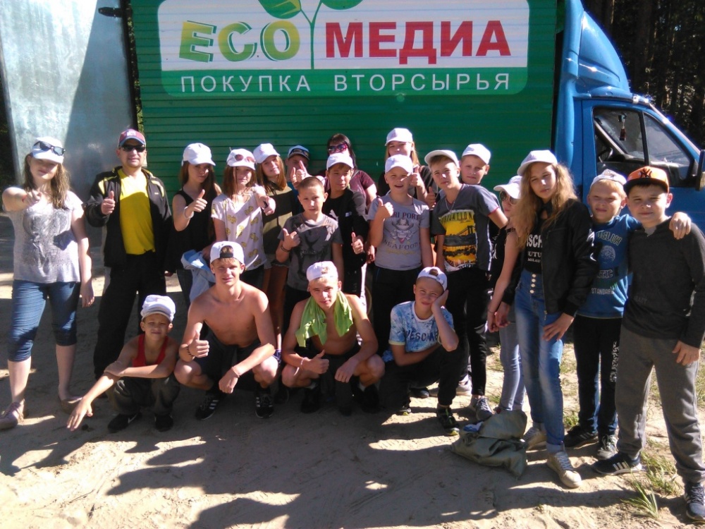 На территории Клестовского пруда прошел экологический субботник