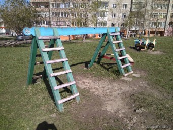 Для истории: детская площадка на пересечении улиц Советская-Кузнецова 6