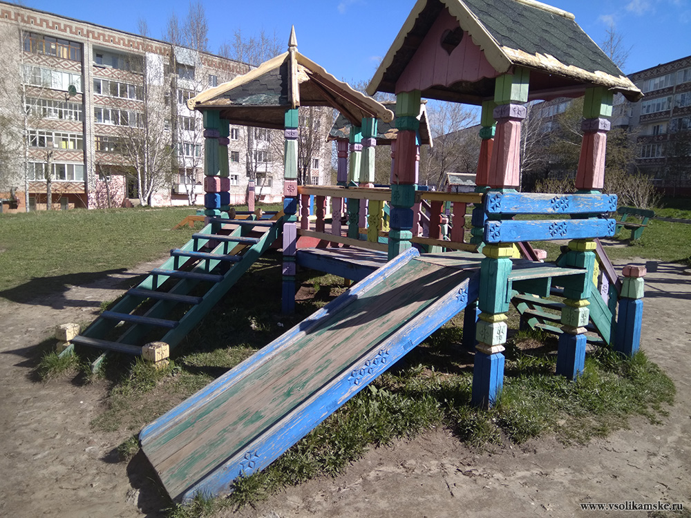 Для истории: детская площадка на пересечении улиц Советская-Кузнецова —  Vsolikamske.ru