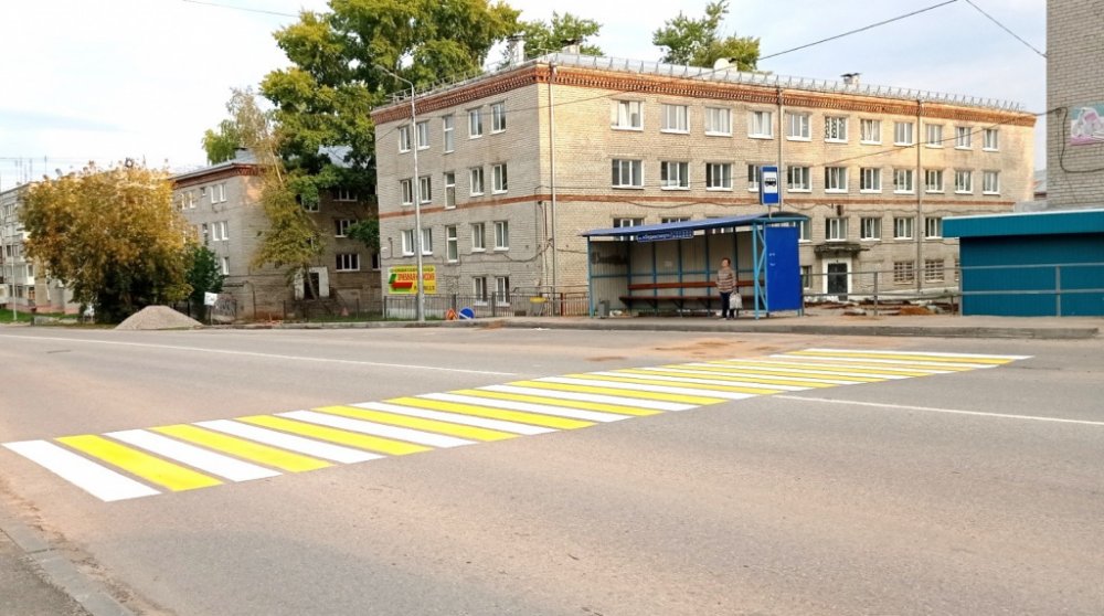В Соликамске ведётся работа по обновлению разметки на пешеходных переходах