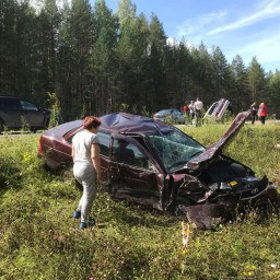 В результате ДТП на автодороге «Соликамск-Красновишерск» ВАЗ-2115 почти разорвало пополам 1