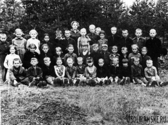Боровск.  Группа  в  Половодово.  Пионерский лагерь.jpg