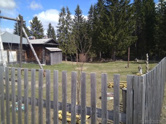 Территория у Верхнемошевского Сельского Дома Культуры