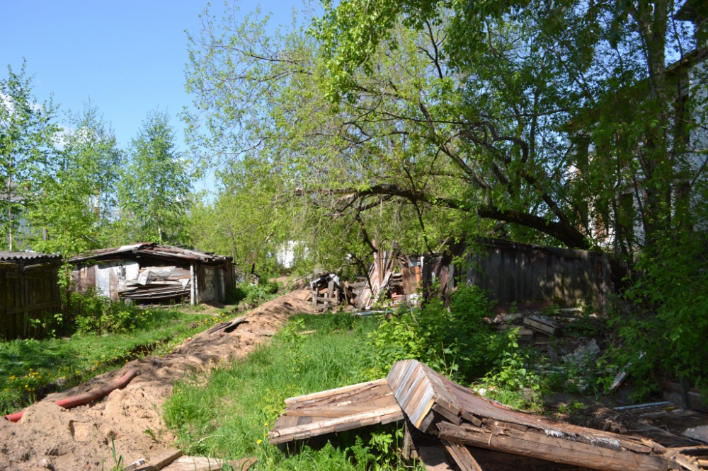 В Соликамске демонтируют сараи и гаражи, мешающие строительству школы №13