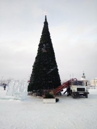 Елка почти готова